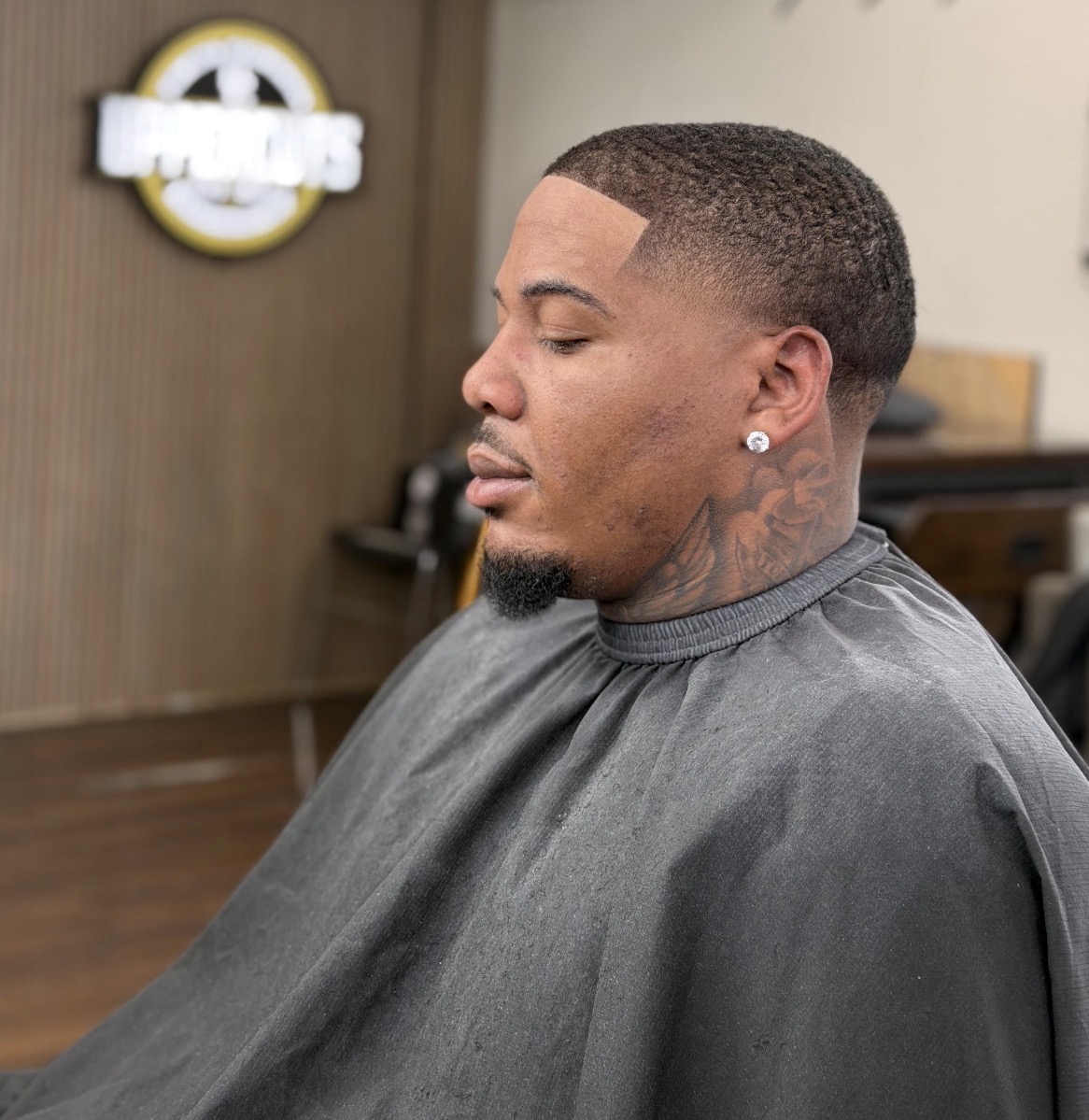 Uppercuts909 Barbershop — photo 9
